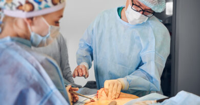 L’Appello di ASSOMEDICOM: Un Osservatorio per Regolamentare la Pubblicità dei Chirurghi Plastici sui Social